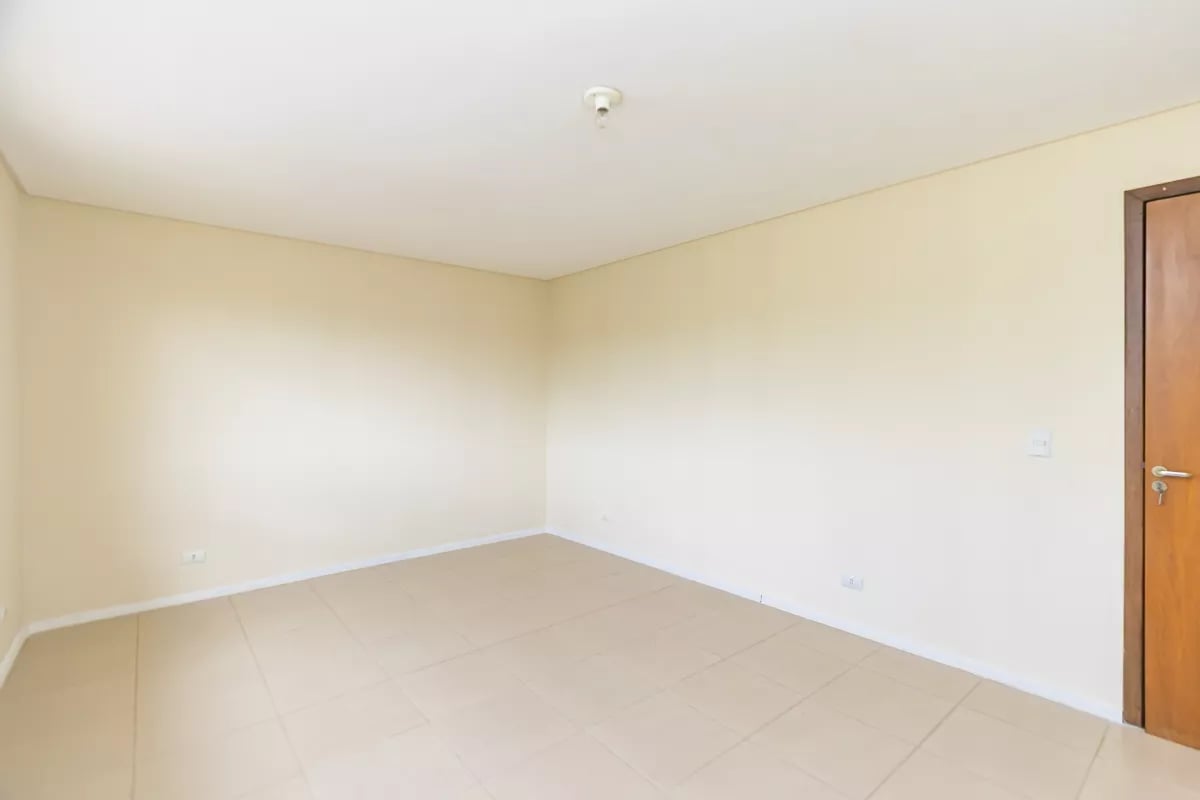 Sobrado em condominio com 105m² em Piraquara
