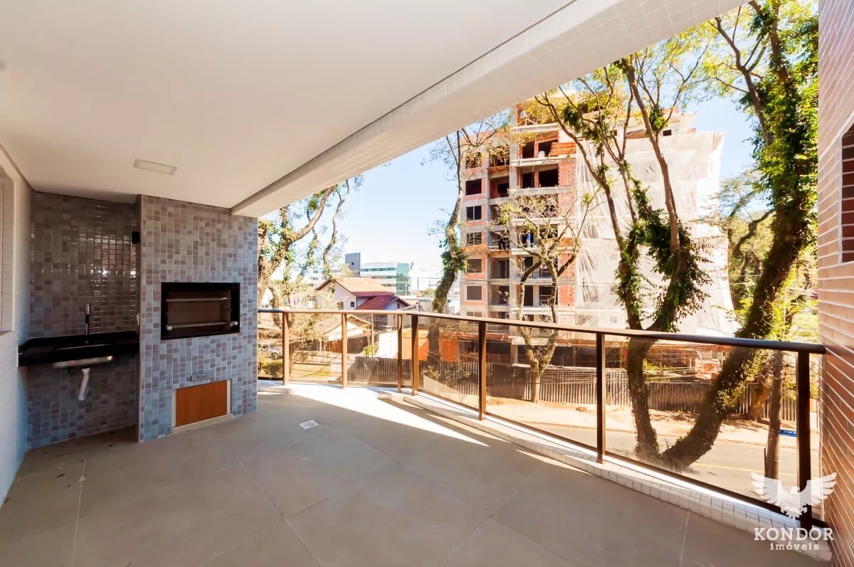 Apartamento no PORTÃO com 101,58 m²