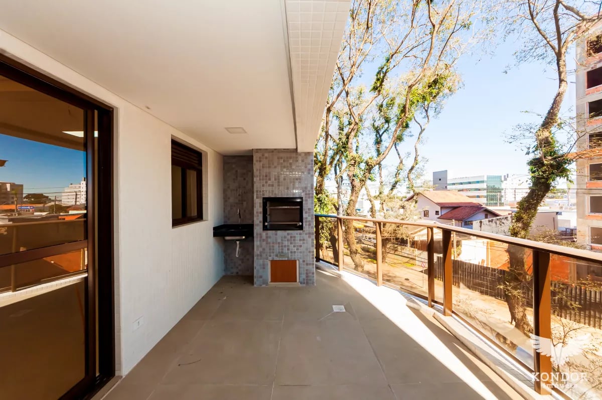 Apartamento no PORTÃO com 101,58 m²