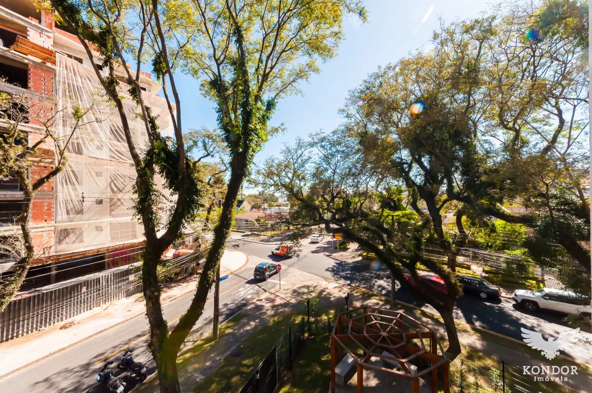 Apartamento no PORTÃO com 101,58 m²