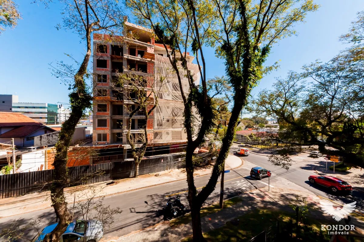 Apartamento no PORTÃO com 101,58 m²