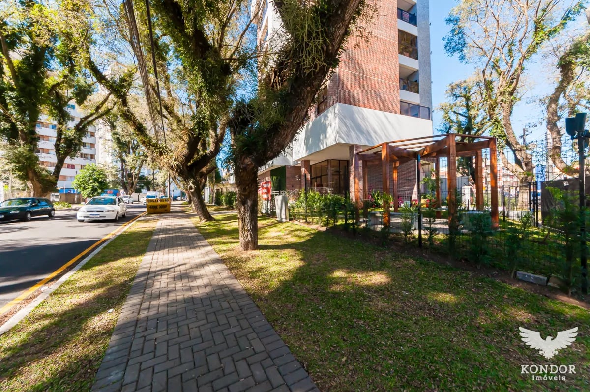 Apartamento no PORTÃO com 101,58 m²