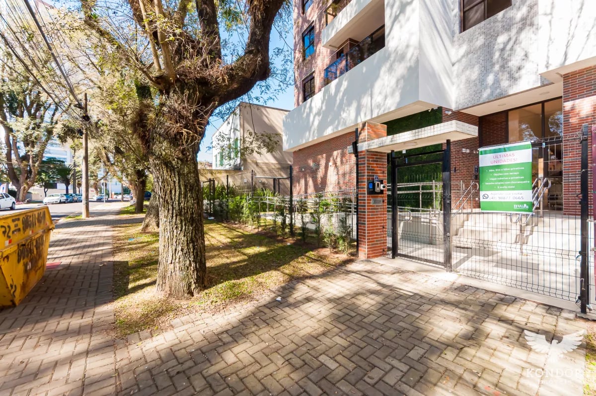 Apartamento no PORTÃO com 101,58 m²