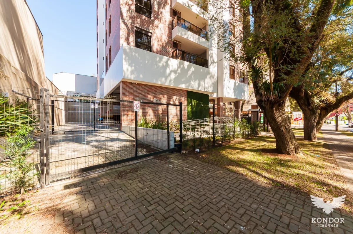Apartamento no PORTÃO com 101,58 m²