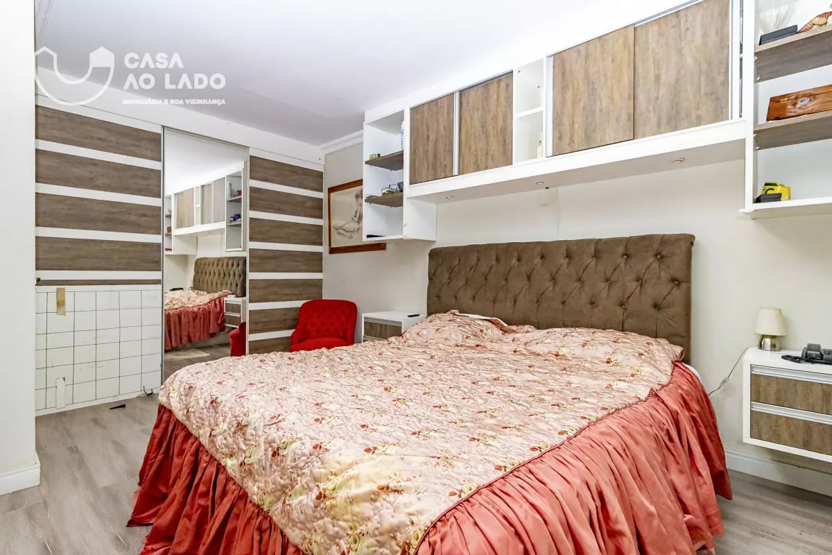 Sobrado Triplex 246m² com 04 quartos em Santa Felicidade - Curitiba/PR