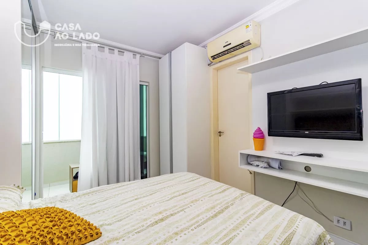 Sobrado Triplex 246m² com 04 quartos em Santa Felicidade - Curitiba/PR