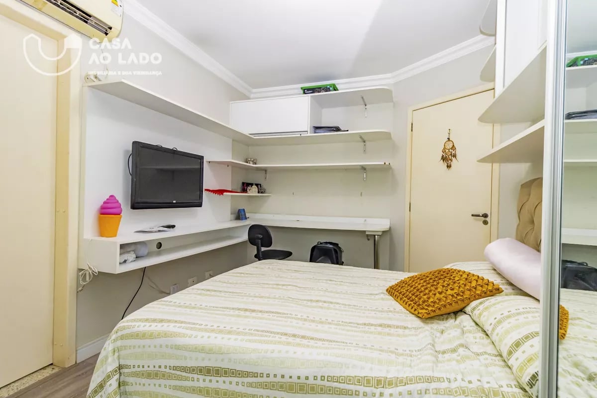 Sobrado Triplex 246m² com 04 quartos em Santa Felicidade - Curitiba/PR