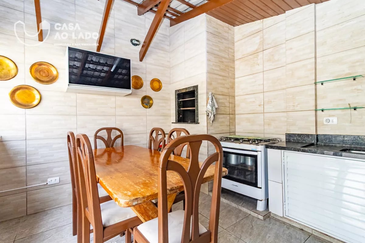 Sobrado Triplex 246m² com 04 quartos em Santa Felicidade - Curitiba/PR