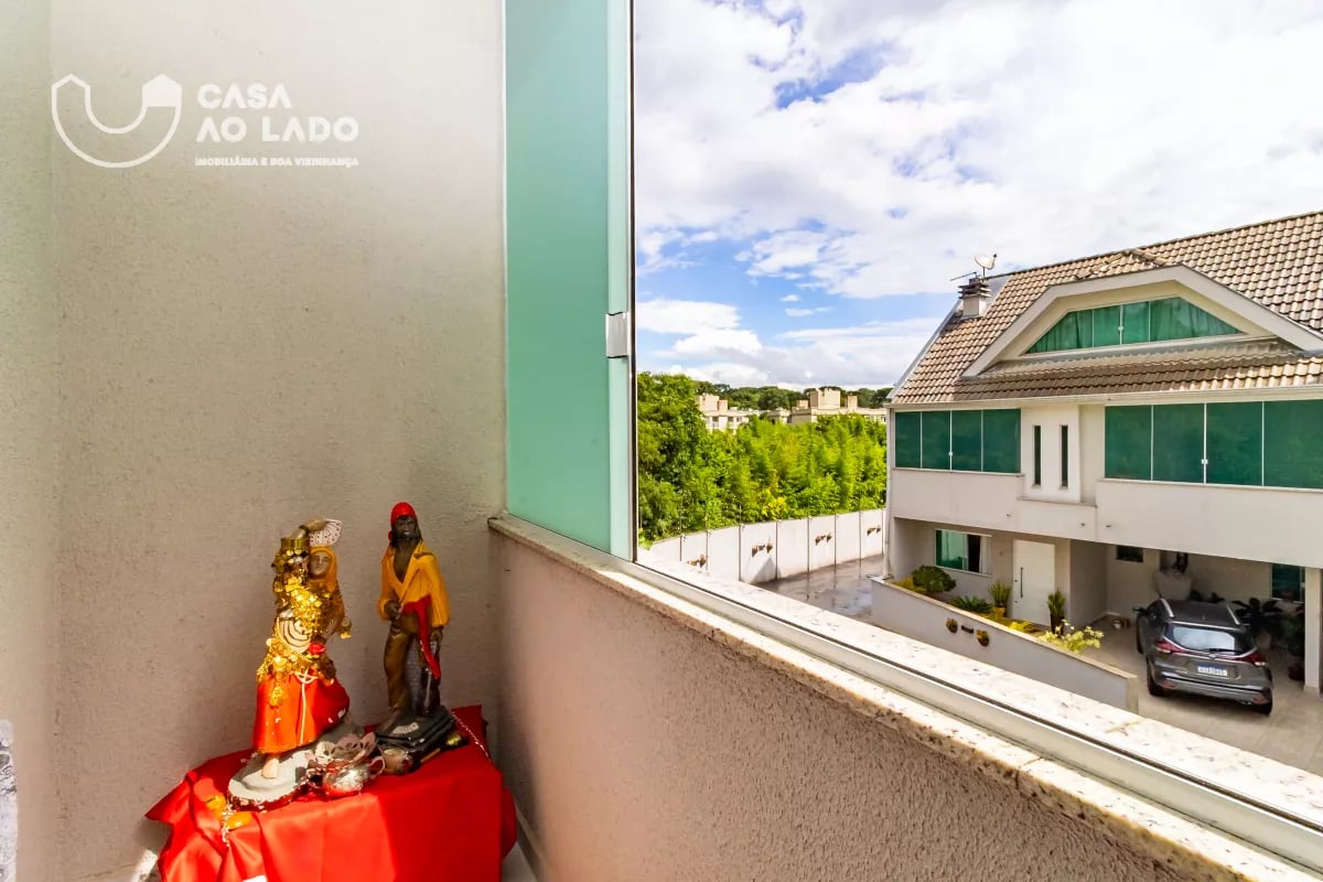 Sobrado Triplex 246m² com 04 quartos em Santa Felicidade - Curitiba/PR