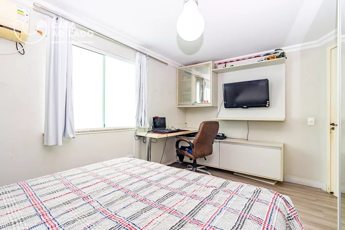 Sobrado Triplex 246m² com 04 quartos em Santa Felicidade - Curitiba/PR