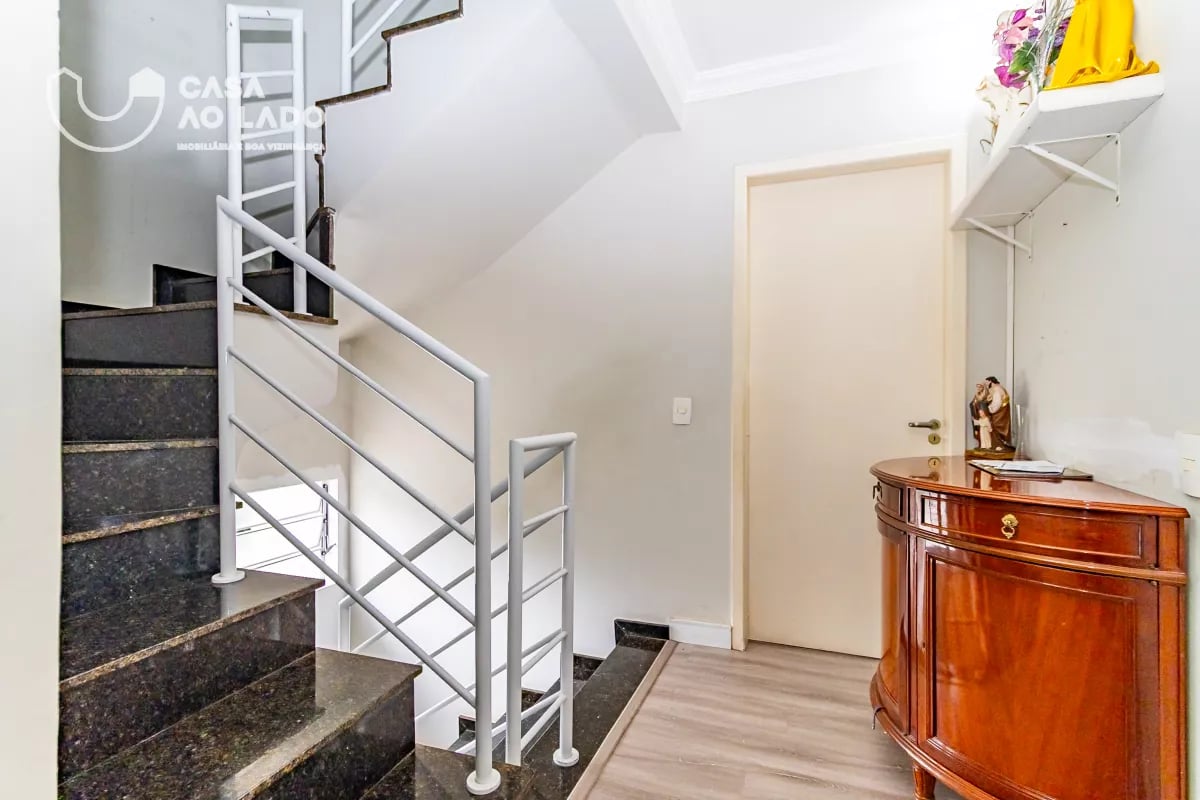 Sobrado Triplex 246m² com 04 quartos em Santa Felicidade - Curitiba/PR