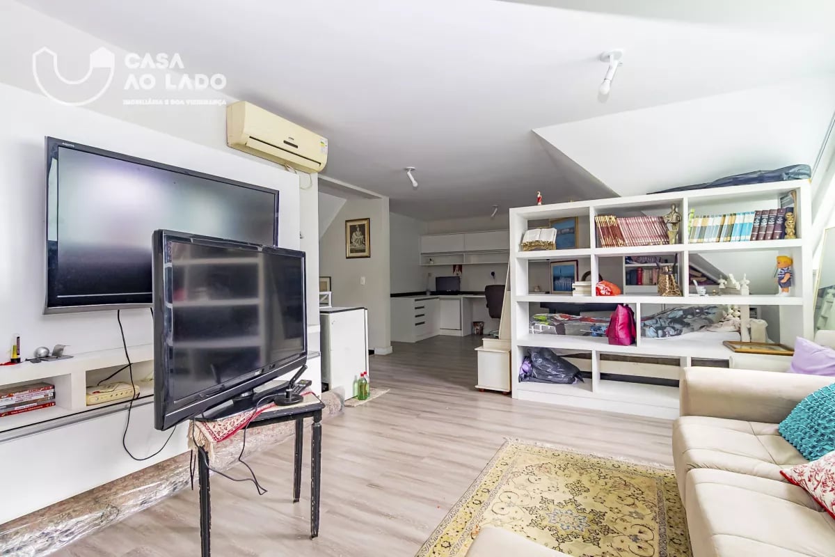 Sobrado Triplex 246m² com 04 quartos em Santa Felicidade - Curitiba/PR