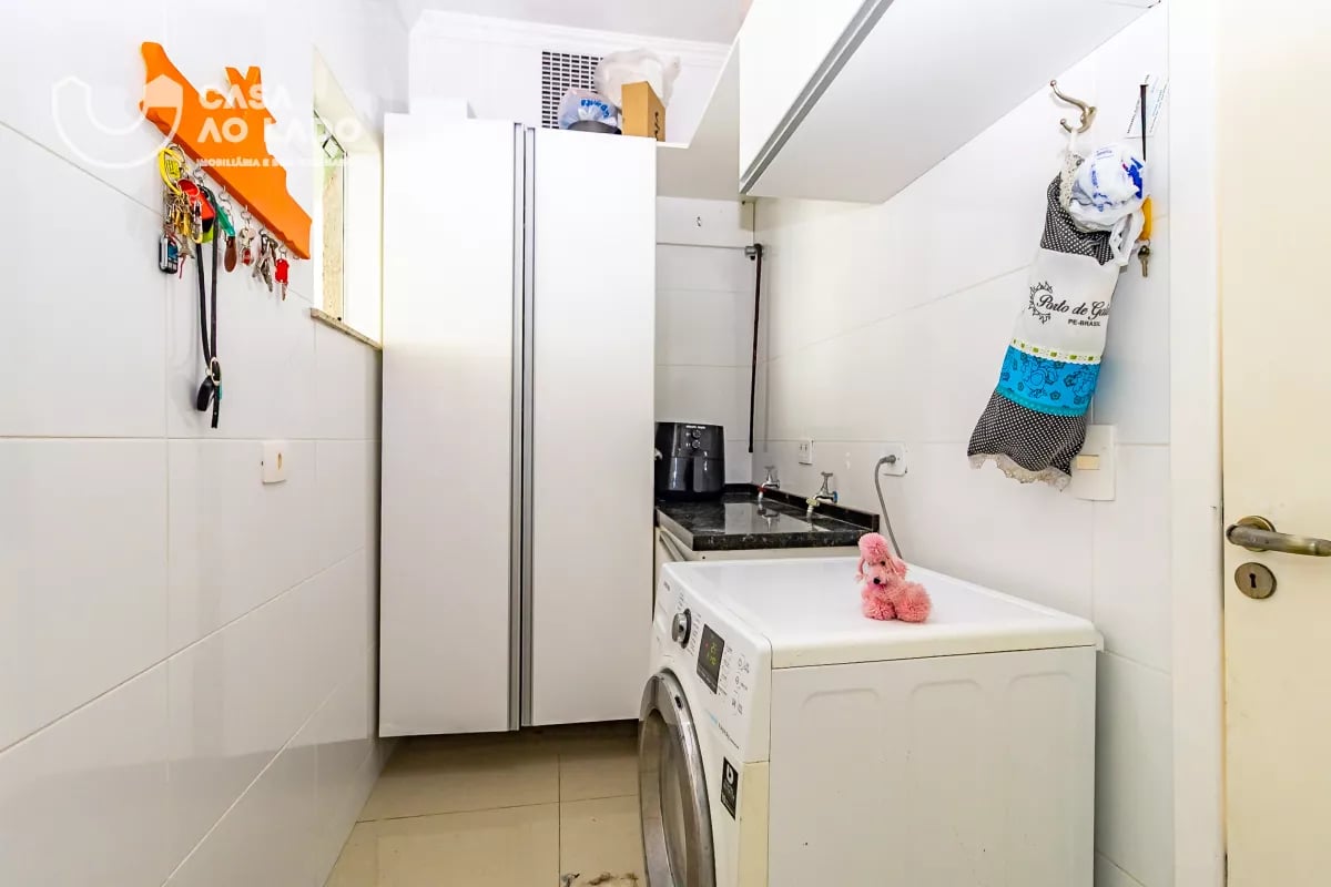 Sobrado Triplex 246m² com 04 quartos em Santa Felicidade - Curitiba/PR
