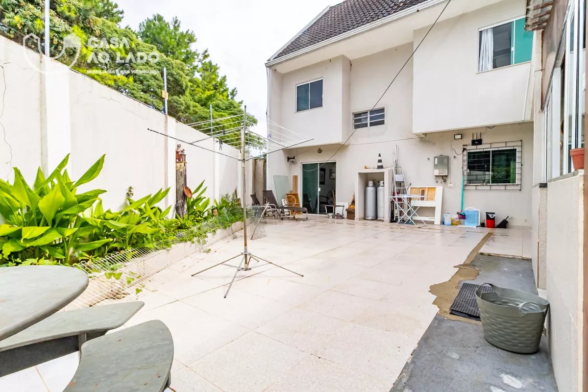 Sobrado Triplex 246m² com 04 quartos em Santa Felicidade - Curitiba/PR