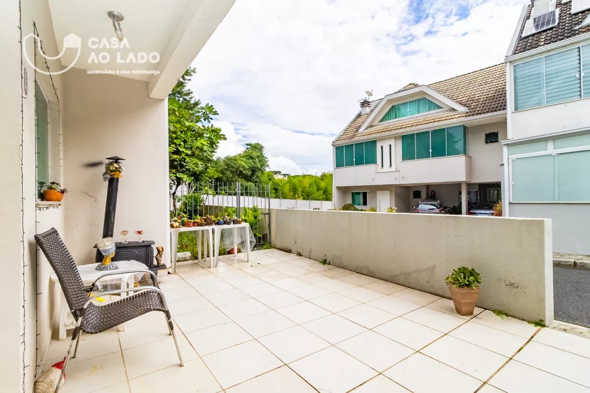 Sobrado Triplex 246m² com 04 quartos em Santa Felicidade - Curitiba/PR