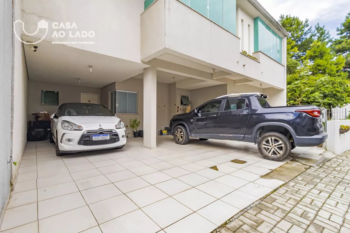 Sobrado Triplex 246m² com 04 quartos em Santa Felicidade - Curitiba/PR