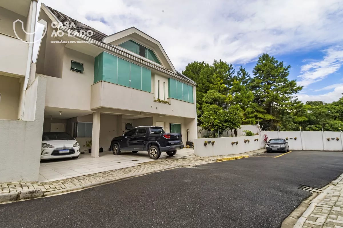 Sobrado Triplex 246m² com 04 quartos em Santa Felicidade - Curitiba/PR