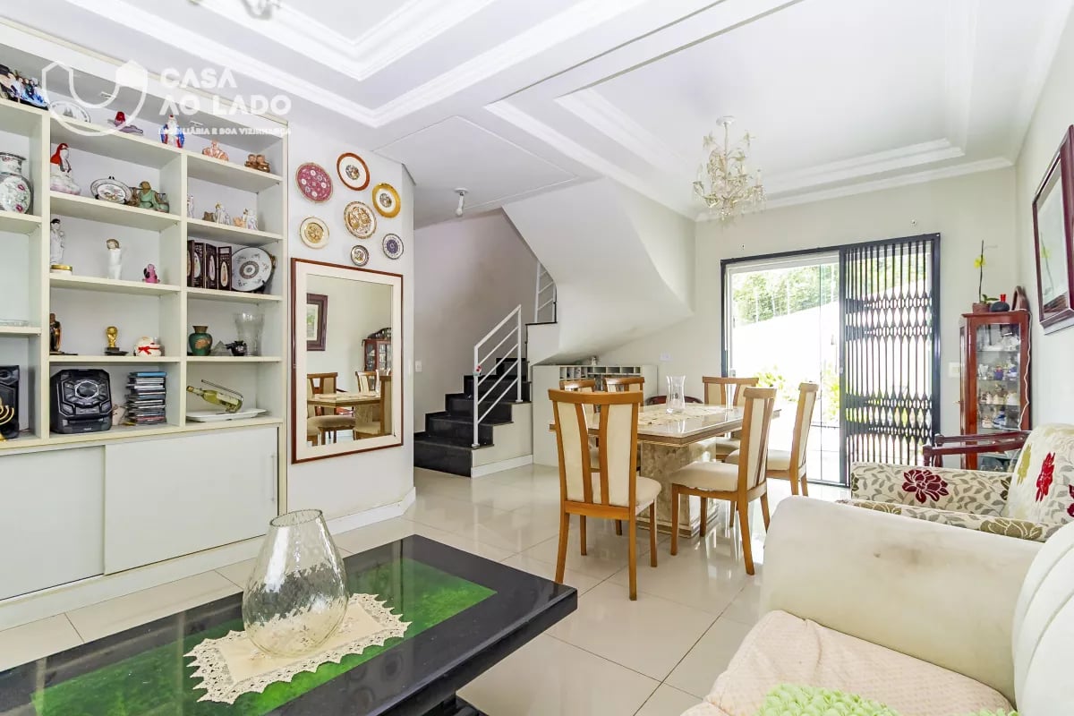 Sobrado Triplex 246m² com 04 quartos em Santa Felicidade - Curitiba/PR