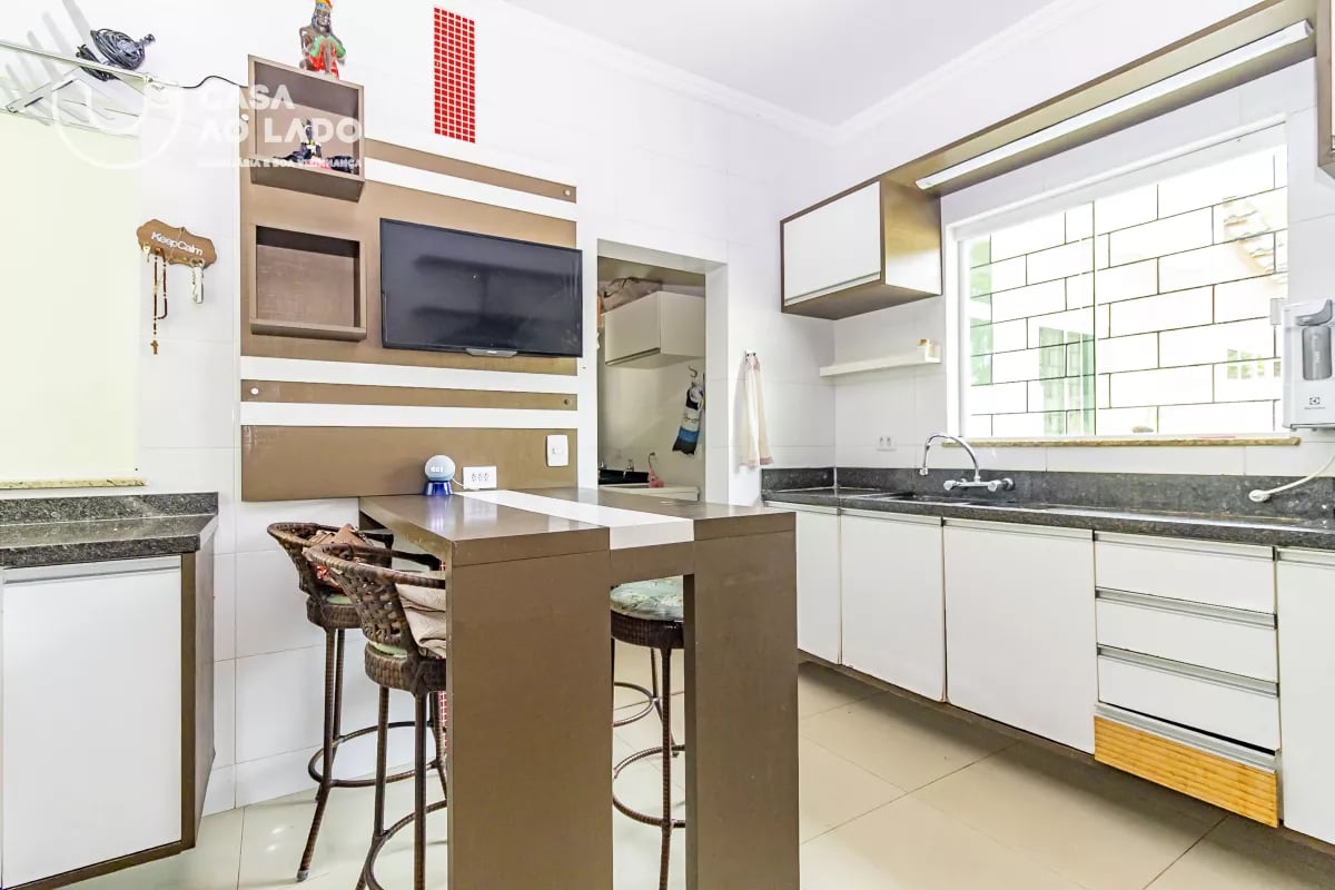 Sobrado Triplex 246m² com 04 quartos em Santa Felicidade - Curitiba/PR