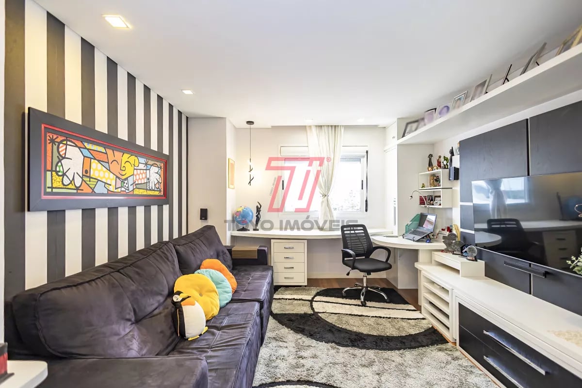 Apartamento com 2 dormitórios (3º reversível) à venda com 140,56m² no Ed. Res. Ibéria, bairro Mercês