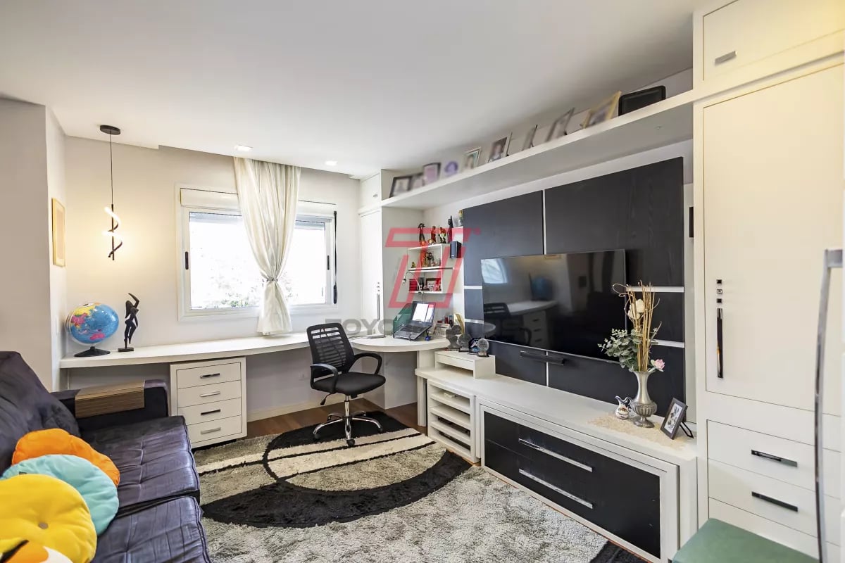 Apartamento com 2 dormitórios (3º reversível) à venda com 140,56m² no Ed. Res. Ibéria, bairro Mercês