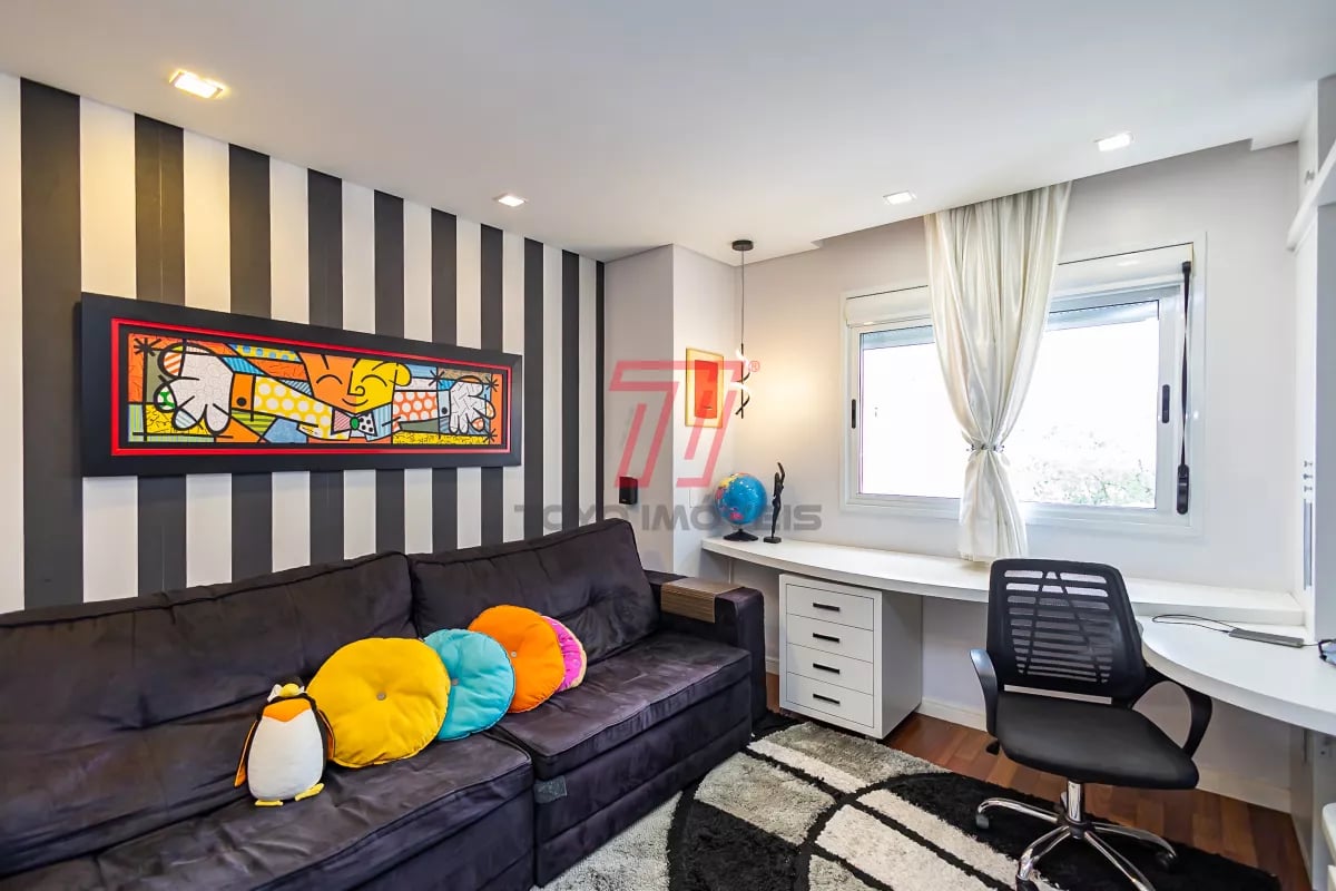 Apartamento com 2 dormitórios (3º reversível) à venda com 140,56m² no Ed. Res. Ibéria, bairro Mercês