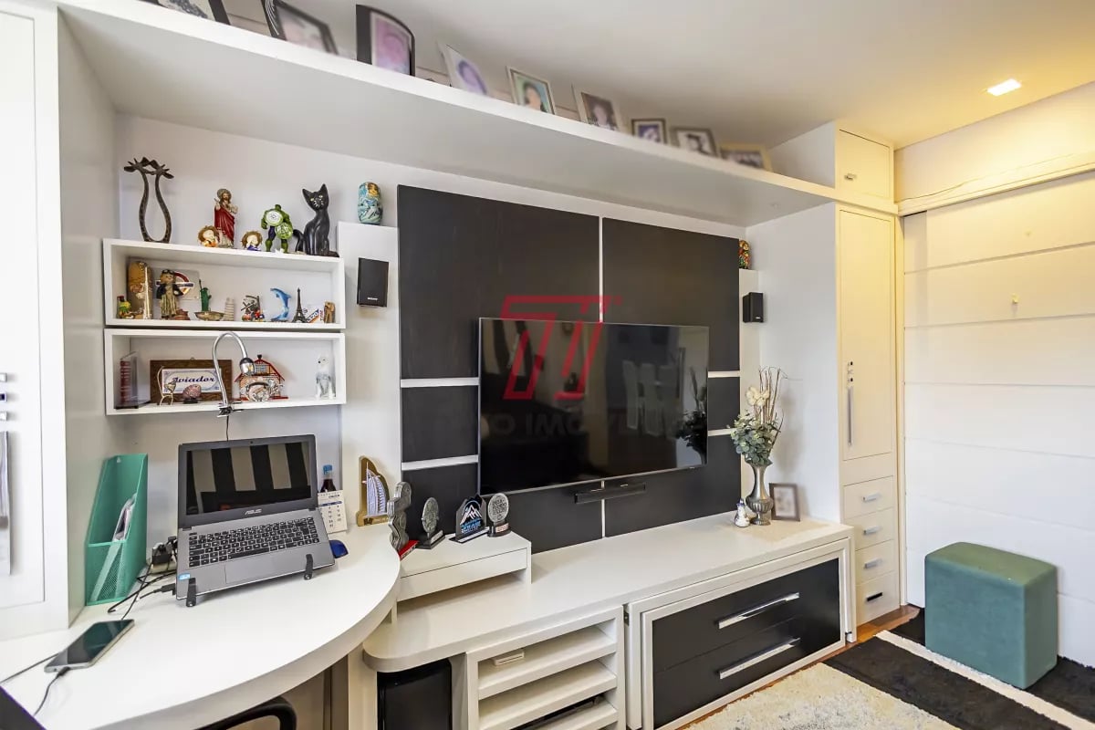 Apartamento com 2 dormitórios (3º reversível) à venda com 140,56m² no Ed. Res. Ibéria, bairro Mercês