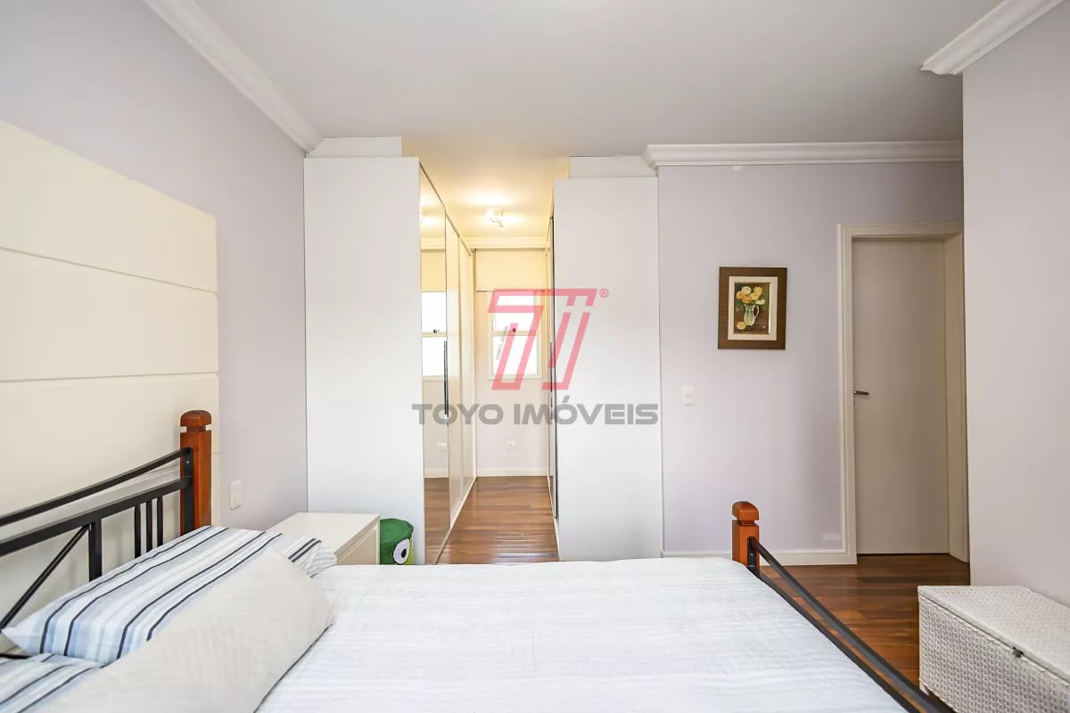 Apartamento com 2 dormitórios (3º reversível) à venda com 140,56m² no Ed. Res. Ibéria, bairro Mercês