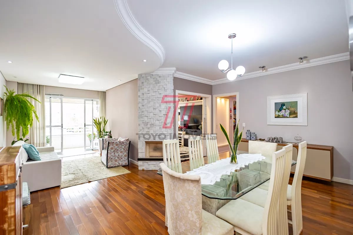 Apartamento com 2 dormitórios (3º reversível) à venda com 140,56m² no Ed. Res. Ibéria, bairro Mercês