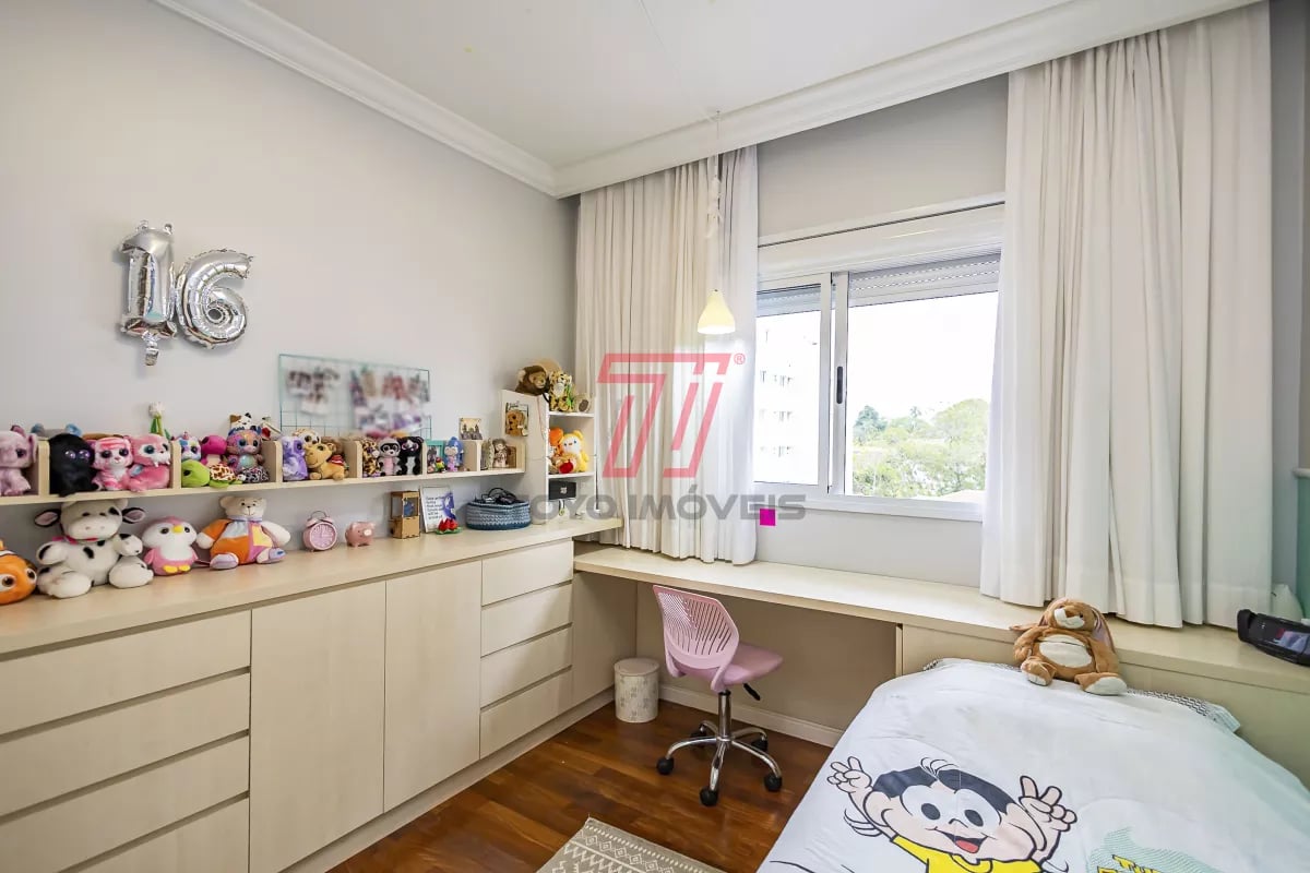 Apartamento com 2 dormitórios (3º reversível) à venda com 140,56m² no Ed. Res. Ibéria, bairro Mercês