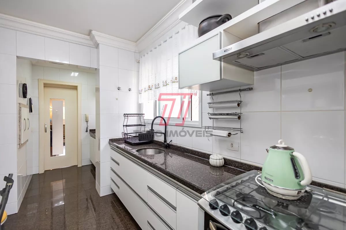 Apartamento com 2 dormitórios (3º reversível) à venda com 140,56m² no Ed. Res. Ibéria, bairro Mercês