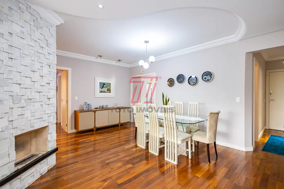 Apartamento com 2 dormitórios (3º reversível) à venda com 140,56m² no Ed. Res. Ibéria, bairro Mercês