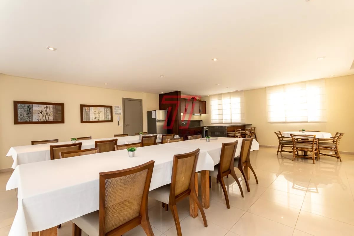 Apartamento com 2 dormitórios (3º reversível) à venda com 140,56m² no Ed. Res. Ibéria, bairro Mercês