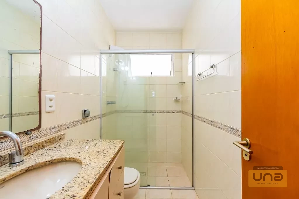Sobrado 202m², 4 quartos(suíte), ático c/ lavabo, espaço gourmet c/ churrasqueira, 2 garagens-próximo Av. Via Venetto -R$ 980.000 - Santa Felicidade
