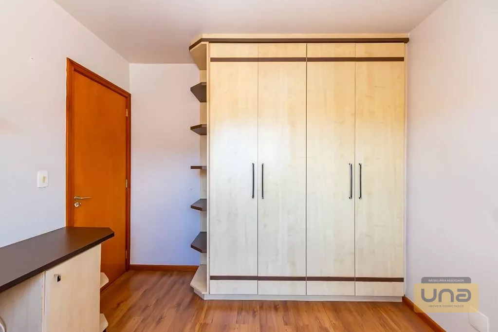 Sobrado 202m², 4 quartos(suíte), ático c/ lavabo, espaço gourmet c/ churrasqueira, 2 garagens-próximo Av. Via Venetto -R$ 980.000 - Santa Felicidade