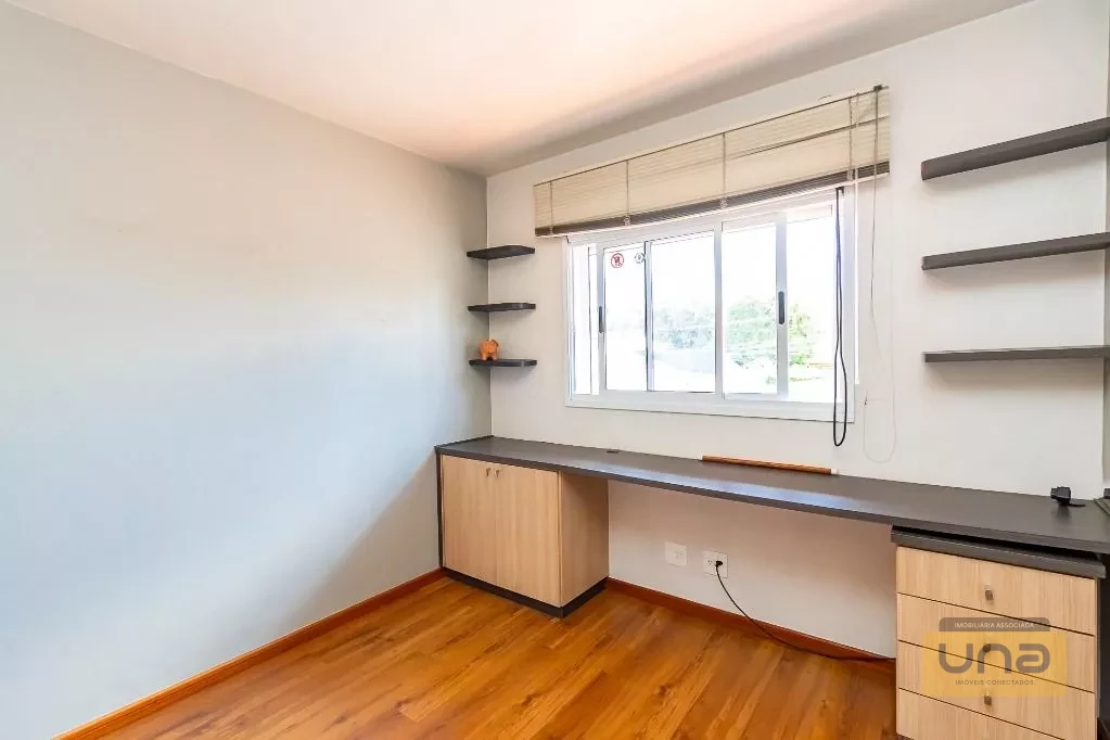 Sobrado 202m², 4 quartos(suíte), ático c/ lavabo, espaço gourmet c/ churrasqueira, 2 garagens-próximo Av. Via Venetto -R$ 980.000 - Santa Felicidade