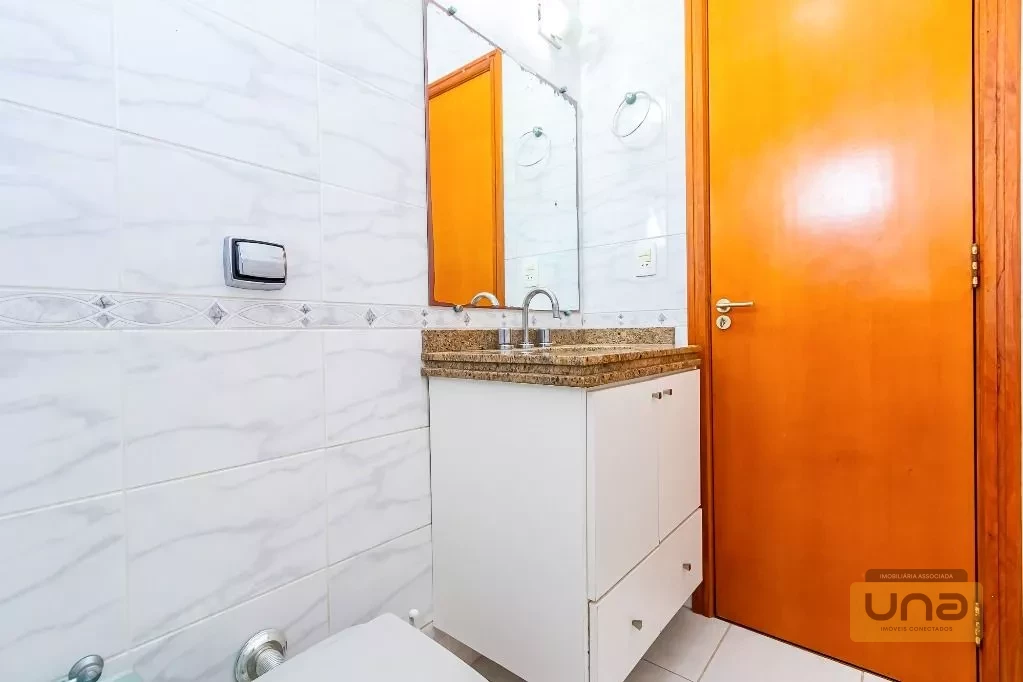 Sobrado 202m², 4 quartos(suíte), ático c/ lavabo, espaço gourmet c/ churrasqueira, 2 garagens-próximo Av. Via Venetto -R$ 980.000 - Santa Felicidade
