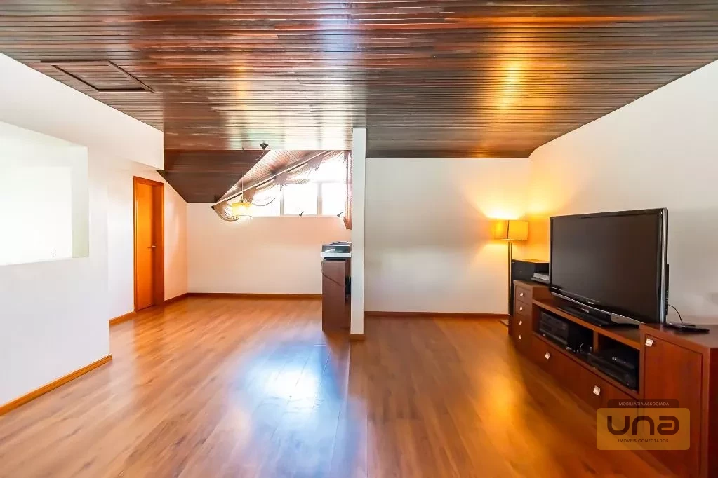 Sobrado 202m², 4 quartos(suíte), ático c/ lavabo, espaço gourmet c/ churrasqueira, 2 garagens-próximo Av. Via Venetto -R$ 980.000 - Santa Felicidade
