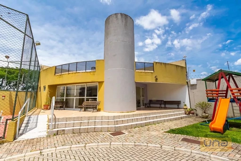 Sobrado 202m², 4 quartos(suíte), ático c/ lavabo, espaço gourmet c/ churrasqueira, 2 garagens-próximo Av. Via Venetto -R$ 980.000 - Santa Felicidade