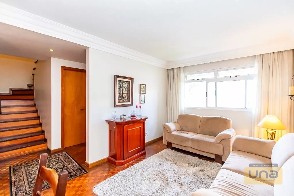 Sobrado 202m², 4 quartos(suíte), ático c/ lavabo, espaço gourmet c/ churrasqueira, 2 garagens-próximo Av. Via Venetto -R$ 980.000 - Santa Felicidade