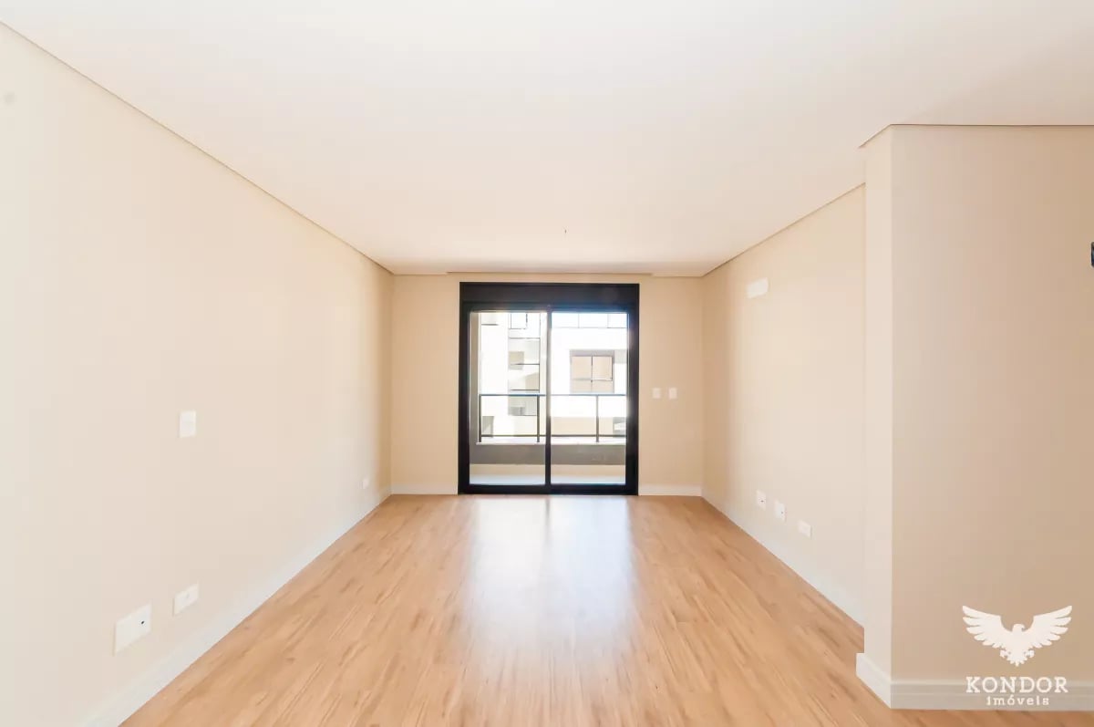 Sobrado em SANTA FELICIDADE com 184,54m²