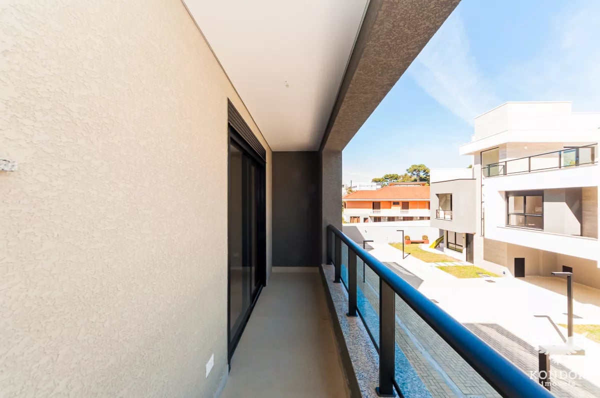 Sobrado em SANTA FELICIDADE com 184,54m²