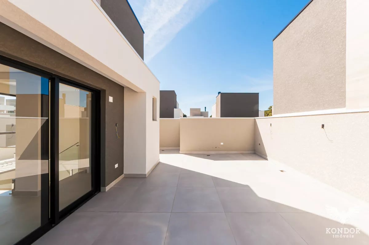 Sobrado em SANTA FELICIDADE com 184,54m²