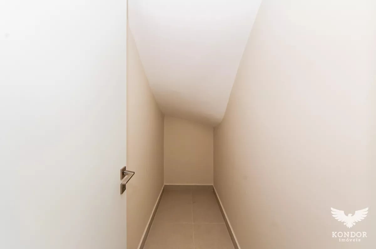 Sobrado em SANTA FELICIDADE com 184,54m²