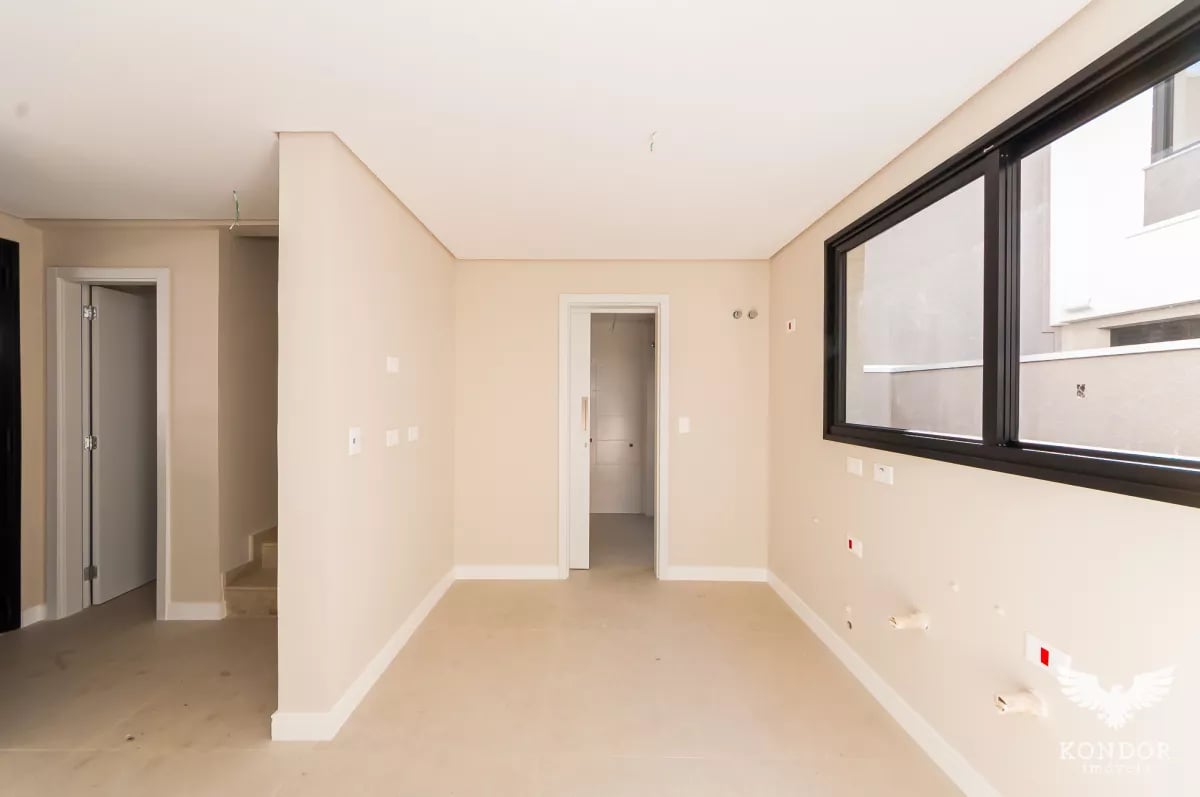 Sobrado em SANTA FELICIDADE com 183,26m²