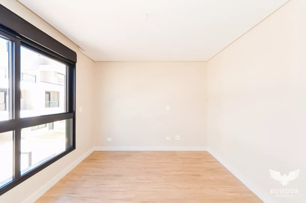 Sobrado em SANTA FELICIDADE com 183,26m²