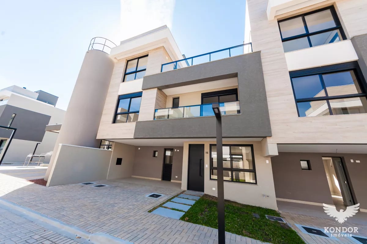 Sobrado em SANTA FELICIDADE com 183,26m²
