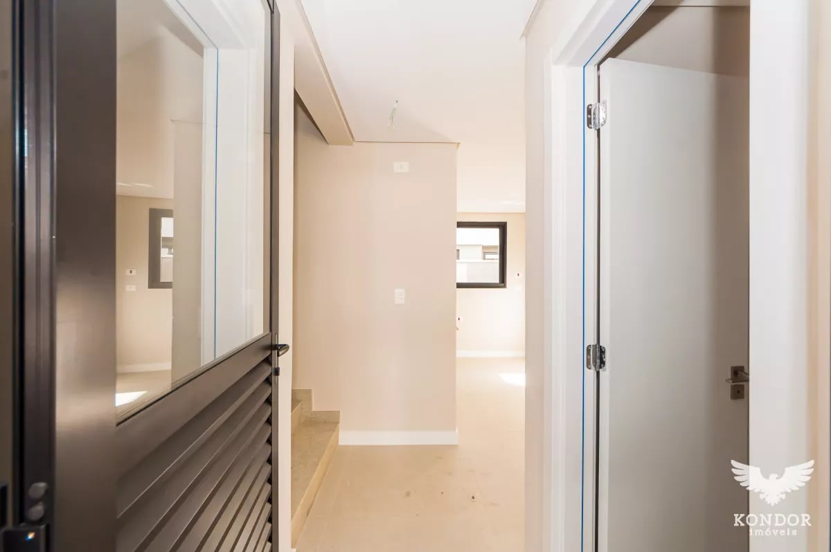 Sobrado em SANTA FELICIDADE com 183,26m²
