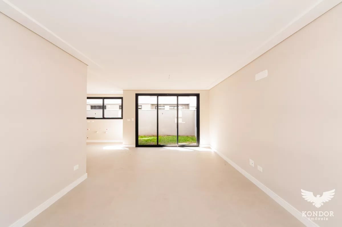 Sobrado em SANTA FELICIDADE com 183,26m²