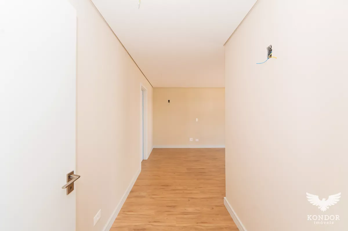 Sobrado em SANTA FELICIDADE com 246,71m²